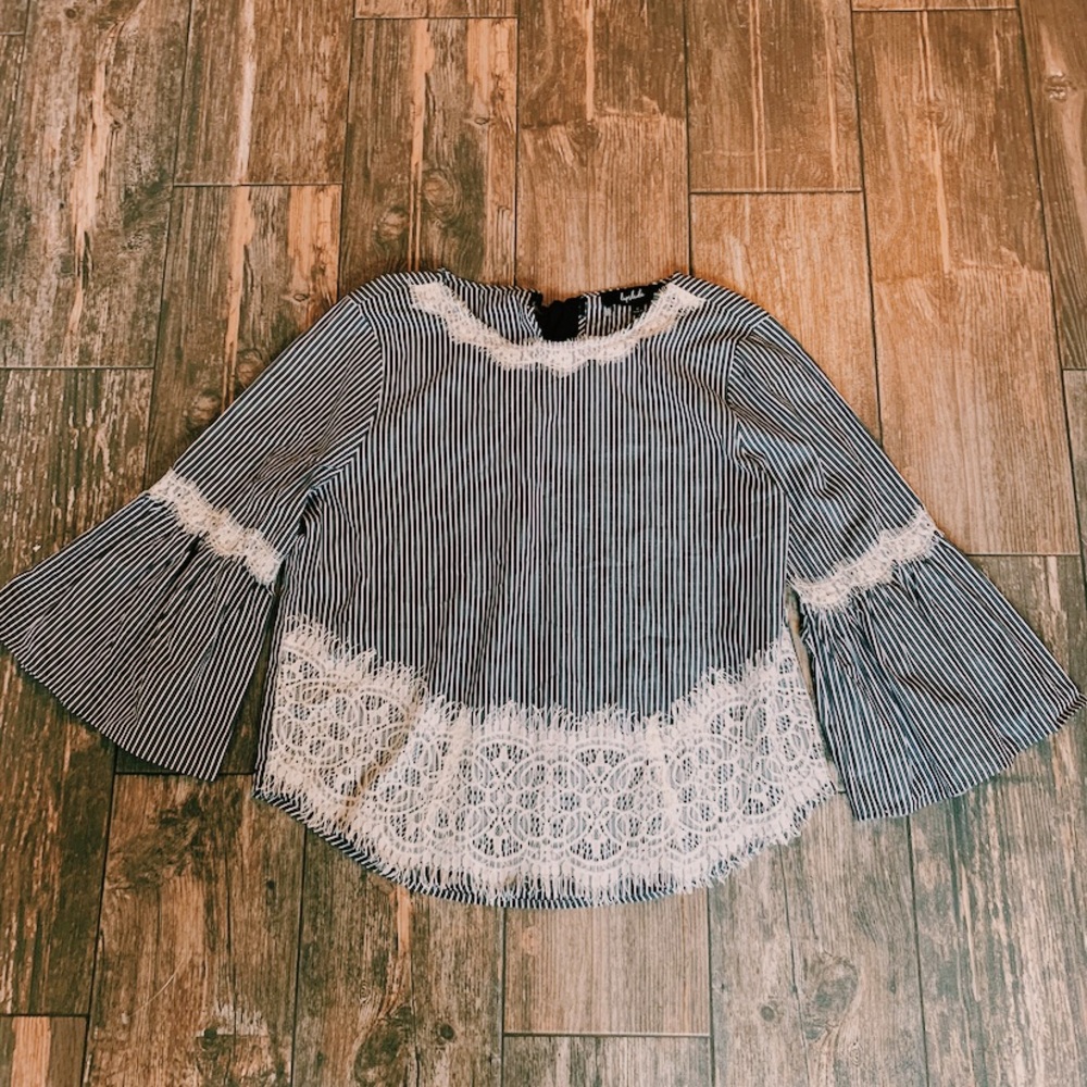 STRIPE EYELET LACE BLOUSE TOP WITH A BLACK BOW